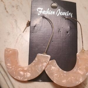 Elegant Cream Earrings